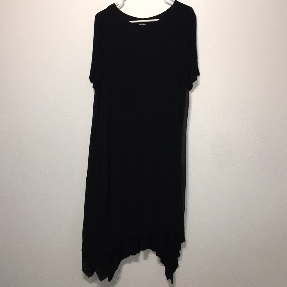 Short sleeve black dress with uneven hemline